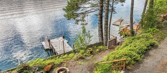 Lakeside Retreat – Waterfront Cabin with Dock, Sauna on Lake Cushman