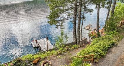 Lakeside Retreat – Waterfront Cabin with Dock, Sauna on Lake Cushman