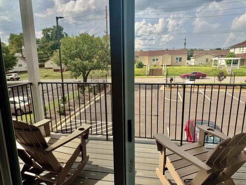 2A haven apartment in the center of Huntsville.