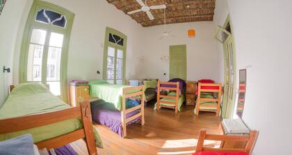 La Comunidad Hostel