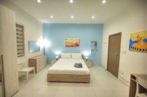 2 bedrooms, iron/ironing board, free WiFi, bed sheets - Britannia Suites, 2bedrooms flat, city view JCAS1 (Floriana)