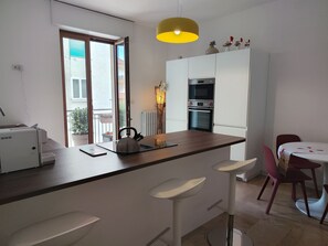 Køleskab, mikrobølgeovn, ovn, opvaskemaskine