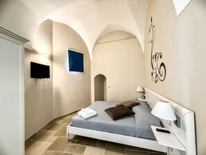 1 quarto, Wi-Fi de cortesia, roupa de cama