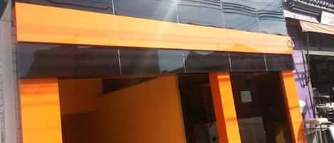 施設の正面