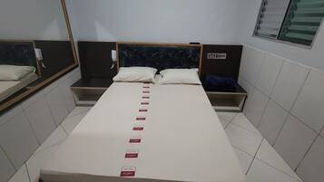 Schreibtisch, kostenloses WLAN