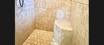 Spacious 4-bedroom house with WiFi in charming Graham, Tx