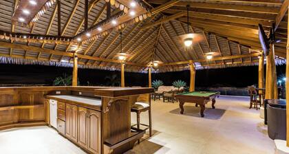 Guanacaste Home in Residencial Oro Monte, Naranjo Pool and Nice Views- 3BR