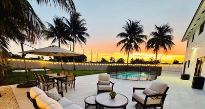 The Palms - Lux Home in Miami w Pool & Huge Patio