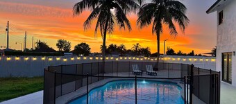 The Palms - Lux Home in Miami w Pool & Huge Patio