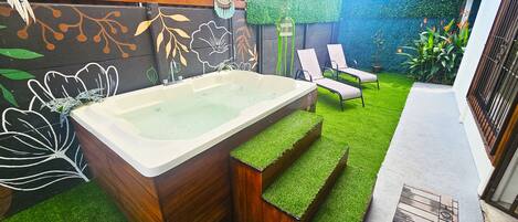 Superior Apartment, 2 Bedrooms | Private spa tub