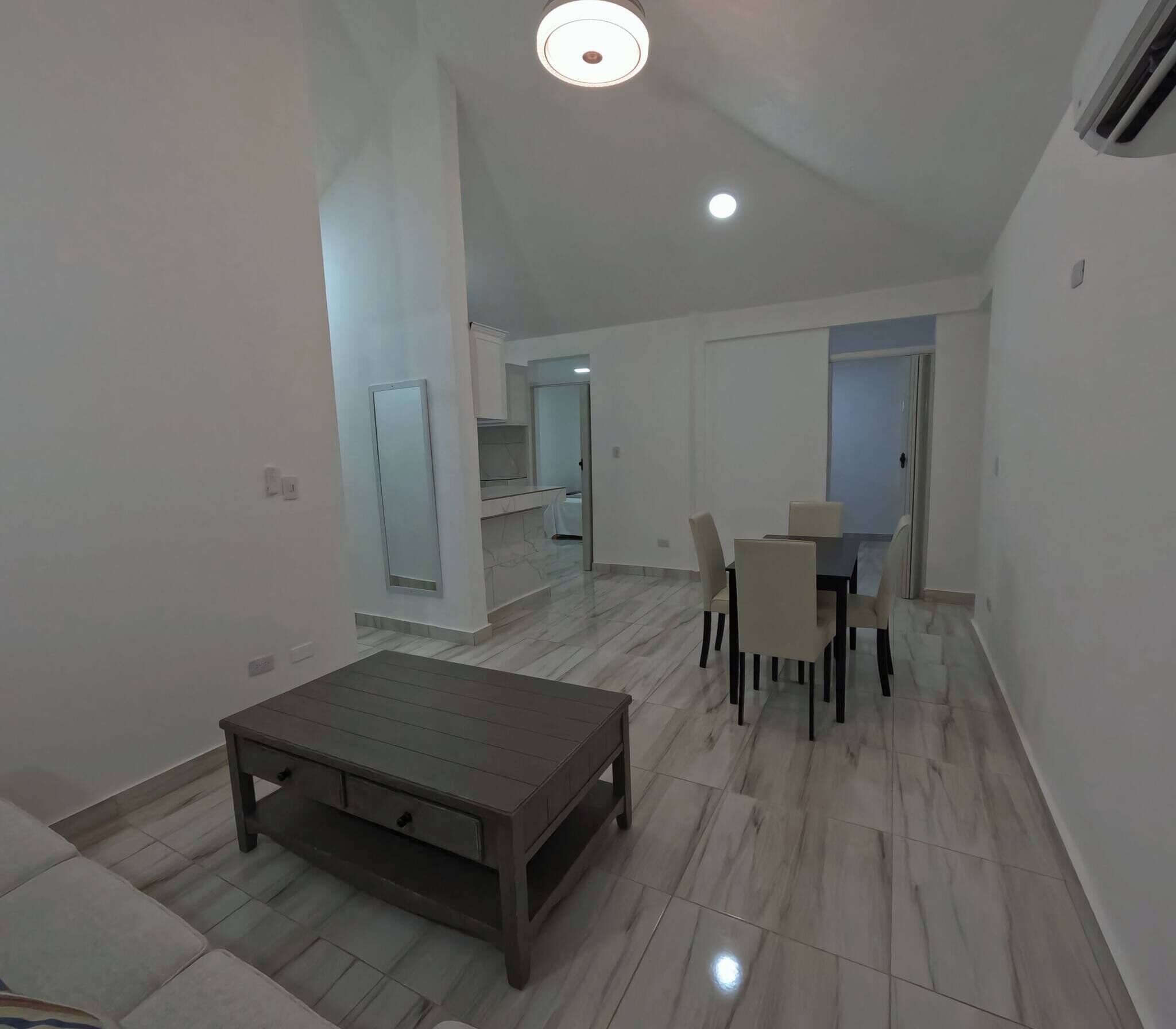 Kamar, 2 kamar tidur, Boleh Merokok, pemandangan kota | Ruang makan