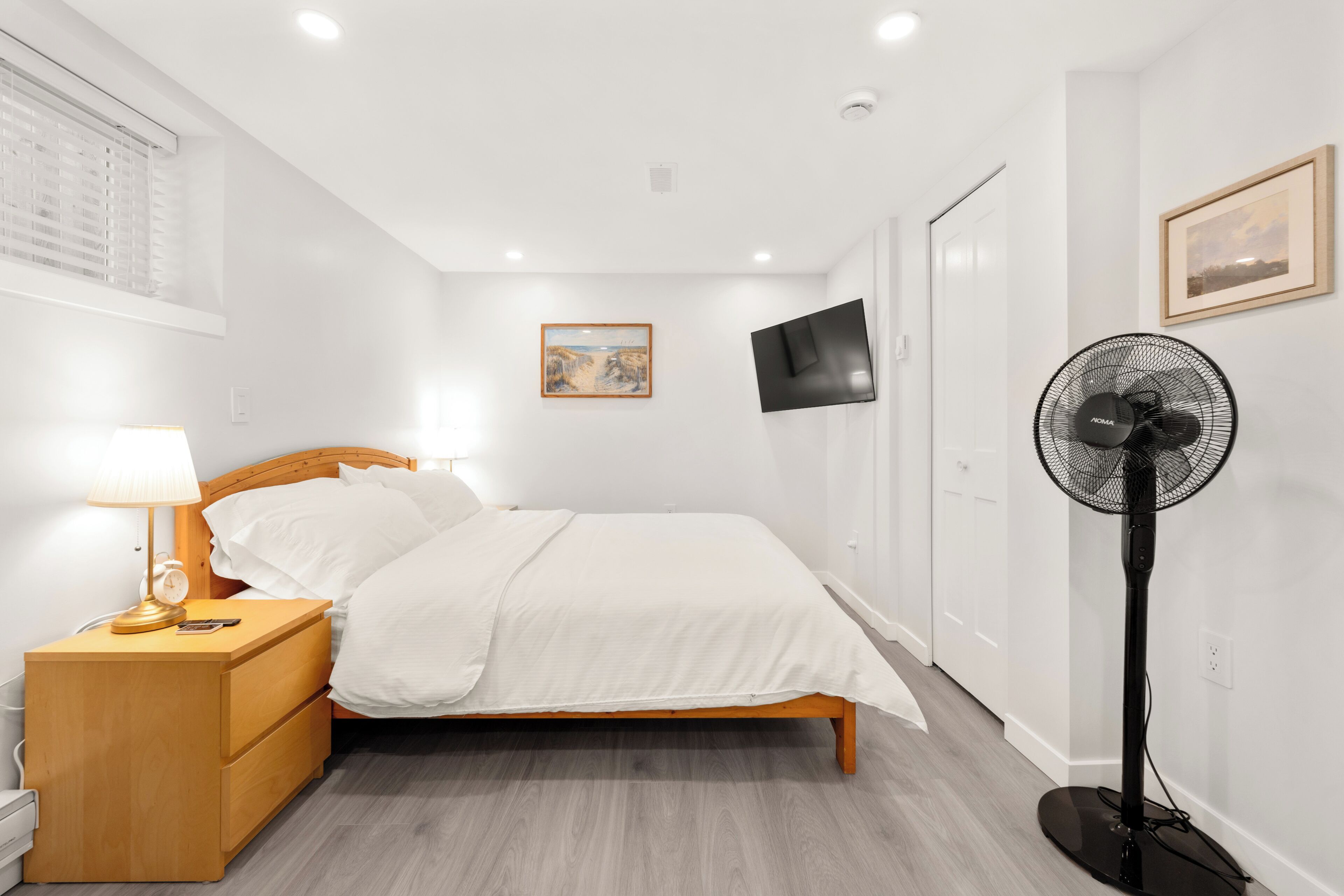 1 slaapkamer, een strijkplank/strijkijzer, gratis wifi, beddengoed