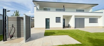 Luxurious Villa Möwengeflüster - 220sqm apartment for max. 8 guests + sauna by the lake