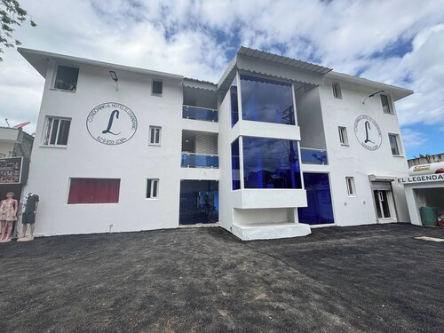 Room-appartement Facing the Pool in the