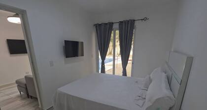 Room-appartement Facing the Pool in the