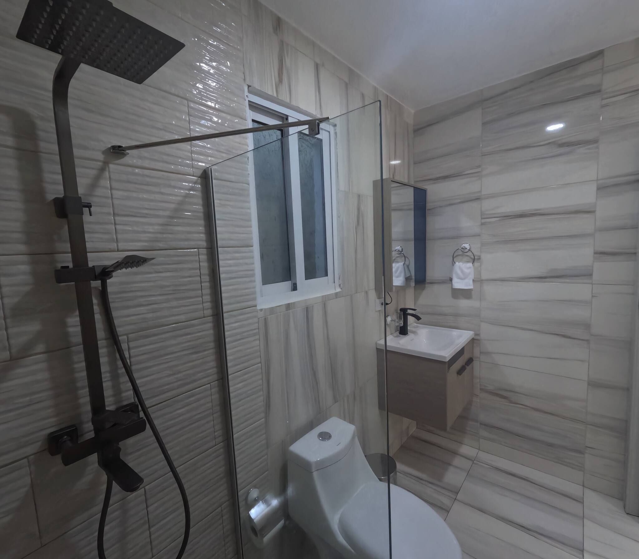 Room, 1 Bedroom, Accessible, Smoking | Bathroom