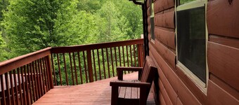 Red River Gorge Cabin for 2-6 adults with hot tub