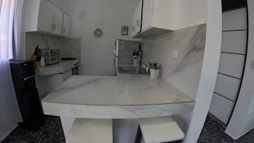 Room, 1 Bedroom, Accessible, Smoking | Private kitchen