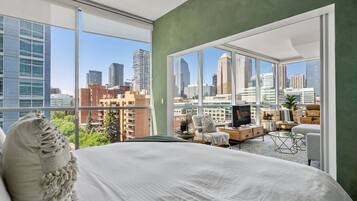 2 多间卧室、办公桌、旅行婴儿床、免费 WiFi