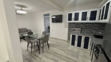 Room, 1 Bedroom, Accessible, Smoking | Interior