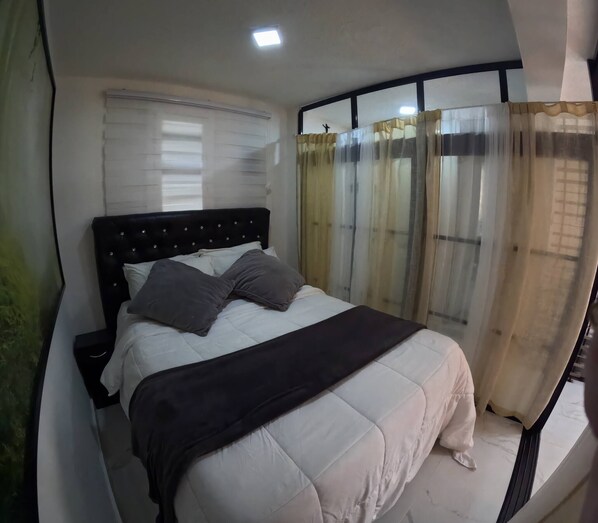 Room, 2 Bedrooms, Smoking, Balcony | 2 bedrooms