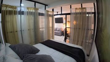 Room, 2 Bedrooms, Smoking, Balcony | 2 bedrooms