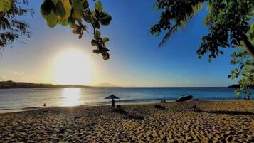 Kamar, 2 kamar tidur, Boleh Merokok, balkon | Pantai