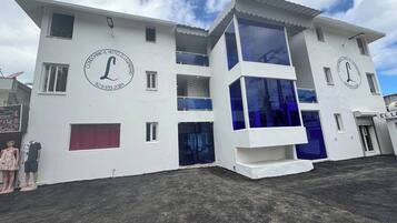 Room, 2 Bedrooms, Smoking, Balcony | Bahagian luar