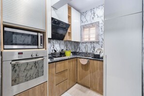 Fridge, microwave, oven, stovetop