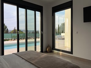 4 chambres, fer et planche à repasser, Wi-Fi, draps fournis