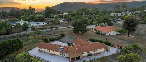 المنشأة من الخارج