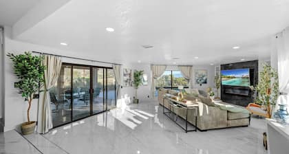 3BR/2Bth Mountain View, 2500 sqft, King Bed, Garage