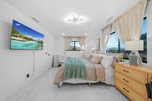 3 bedrooms, desk, iron/ironing board, free WiFi