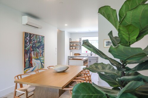 Brand New Madrona Suites #2 Modern 2 bedroom in the heart of Orcas Island