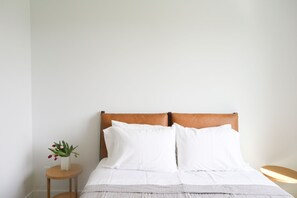 2 bedrooms, iron/ironing board, free WiFi, bed sheets - Brand New Madrona Suites #2 Modern 2 bedroom in the heart of Orcas Island (Eastsound)