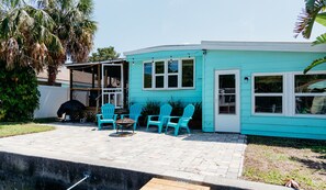Terrace/patio - Little Bohemia!Springs/Gulf access! Kayaks & dock! (Spring Hill)
