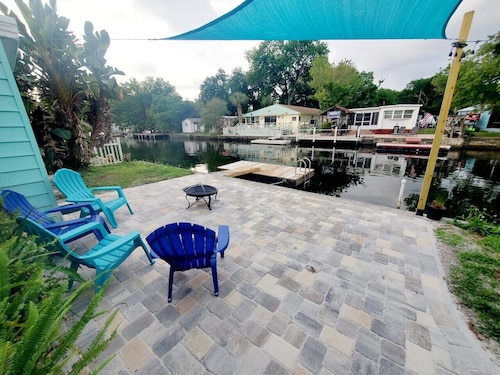 Little Bohemia!Springs/Gulf access! Kayaks & dock!