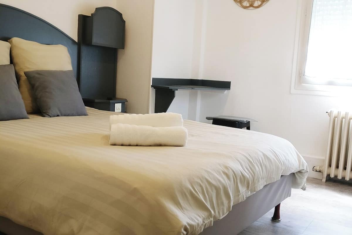 Elite Double Room | Free WiFi