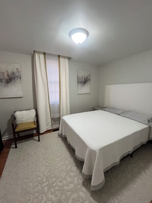 4 habitaciones, tabla de planchar con plancha, wifi y ropa de cama