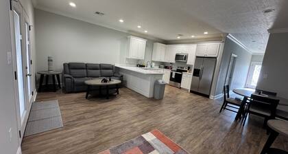 3-bedroom condo in DeRidder, Fully Furnished-WiFi-AC. Enjoy your stay. 1928