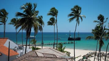 Private beach, white sand, 2 beach bars