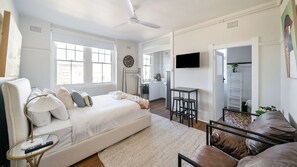1 chambre, bureau, fer et planche à repasser, Wi-Fi gratuit