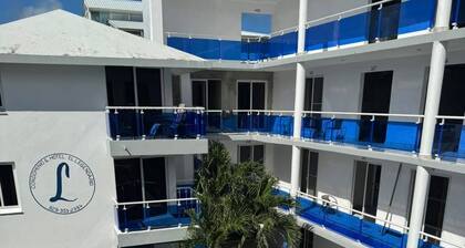 Room-renovated Condo With Balcony in the