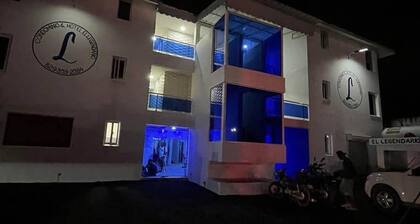 Room-renovated Condo With Balcony in the