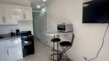 Kamar, 1 kamar tidur, Boleh Merokok, balkon | Dapur pribadi