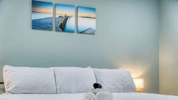 4 bedrooms, iron/ironing board, WiFi, bed sheets