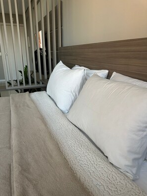 Comfort Studio | Desk, laptop workspace, blackout drapes, iron/ironing board - Prédio Excelsior (Belo Horizonte)