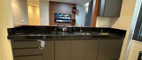 Departamento familiar | Cocina privada | Microondas y utensilios de cocina