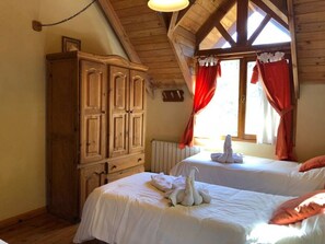 2 slaapkamers, een strijkplank/strijkijzer, wifi