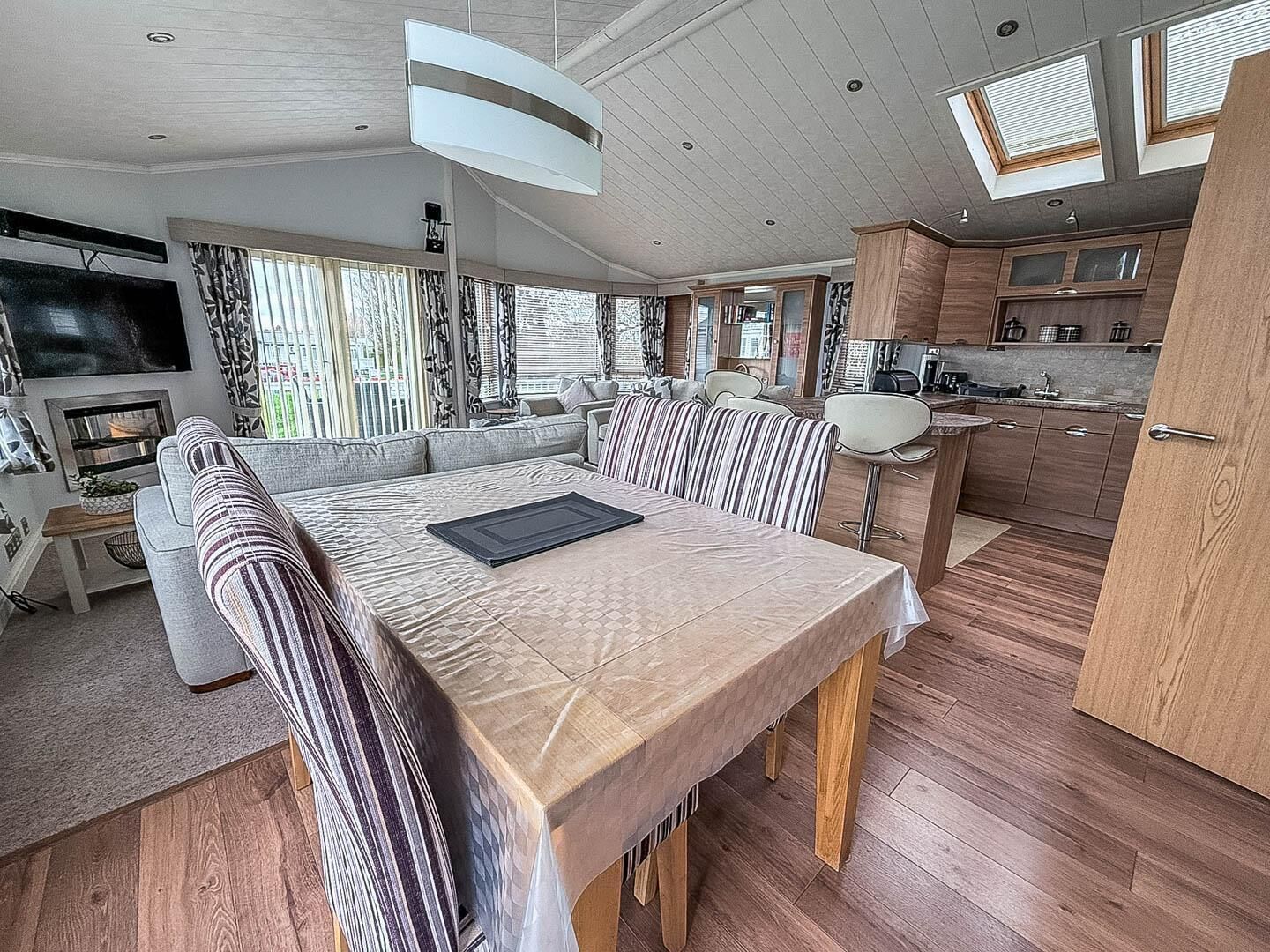 Beautiful Lodge At Manor Park In Norfolk Ref 23006bu - Hunstanton